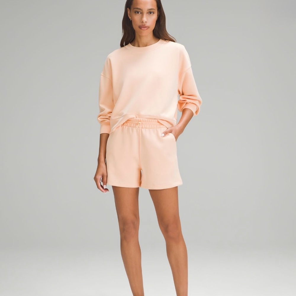Lululemon Softstreme High-Rise Short 4" * NWT 8/Peach Bellini